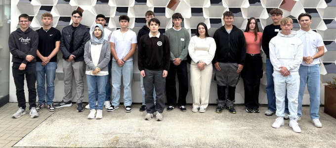Group photo new apprentices 2025