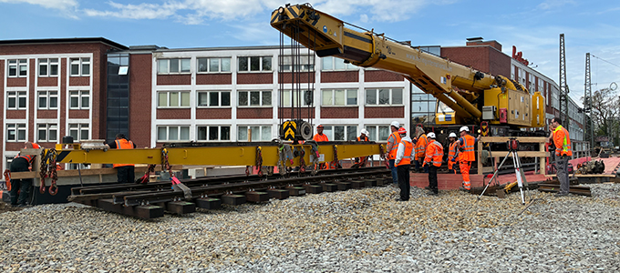 “Thor” Railway Slewing Crane in Action at Plathnerstrasse in Hanover